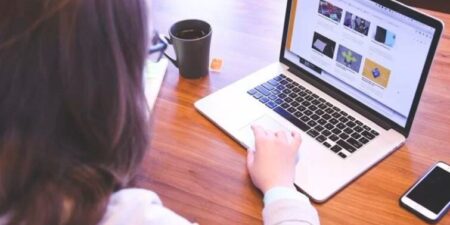 Επεκτείνεται και ενισχύεται με 5.000 πρόσθετες θέσεις πλήρους απασχόλησης το πρόγραμμα απασχόλησης άνεργων γυναικών